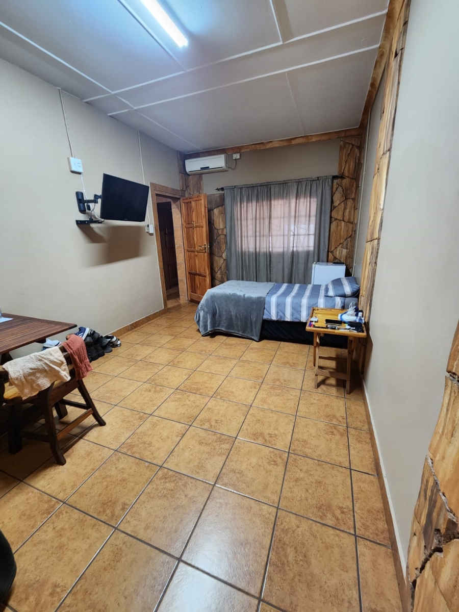 To Let 7 Bedroom Property for Rent in Kathu Northern Cape